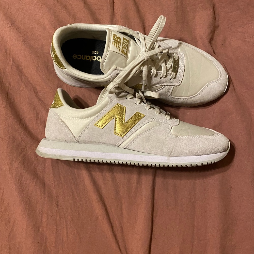 Newbalance tennies!